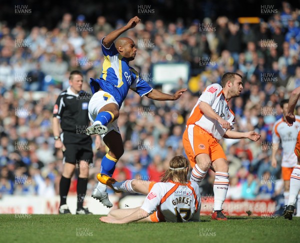 12.04.08 - Championship Football Cardiff City v Blackpool Cardiff's Trevor Sinclair scores his side's second goal 