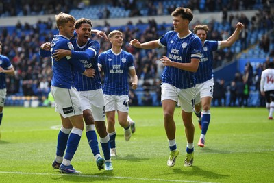 110426 - Cardiff City v Bolton Wanderers - Sky Bet League 1 - Omari Kellyman of Cardiff City celebrates scoring a goal with team mates