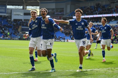 110426 - Cardiff City v Bolton Wanderers - Sky Bet League 1 - Omari Kellyman of Cardiff City celebrates scoring a goal with team mates