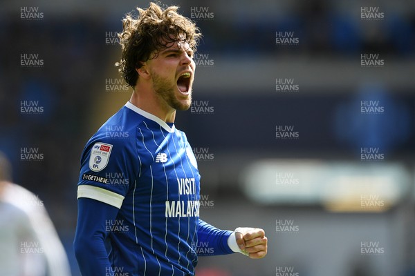 110426 - Cardiff City v Bolton Wanderers - Sky Bet League 1 - Ollie Tanner of Cardiff City celebrates the win at full time