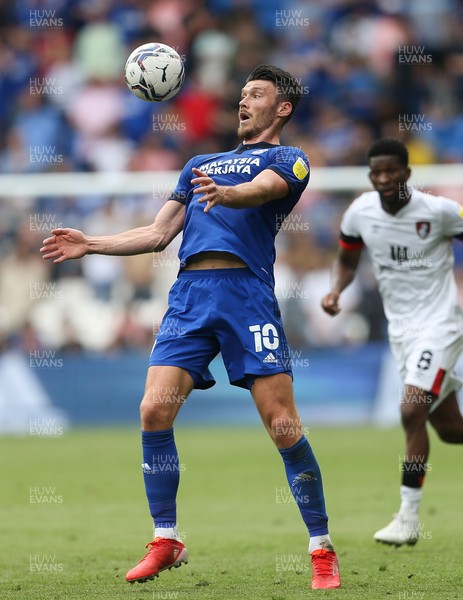 180921 - Cardiff City v Bournemouth, Sky Bet Championship - Kieffer Moore of Cardiff City controls the ball