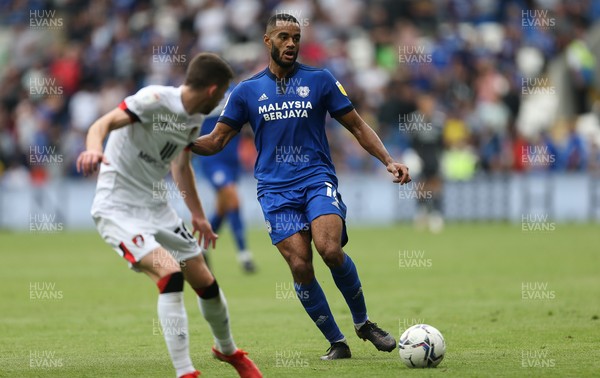 180921 - Cardiff City v Bournemouth, Sky Bet Championship - Curtis Nelson of Cardiff City plays the ball through