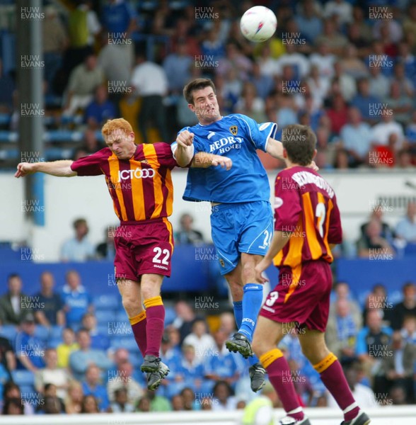 160803 - Cardiff City v Bradford City - Division One - Cardiff's Alan Lee beats Wayne Jacobs to head at goal