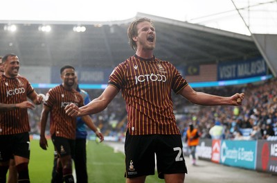 200925 - Cardiff City v Bradford City - SkyBet League One - Tommy Leigh of Bradford City celebrates scoring a goal with team mates