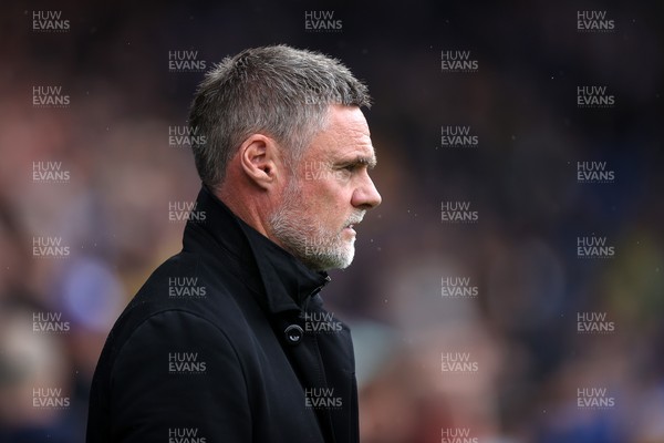 200925 - Cardiff City v Bradford City - SkyBet League One - Bradford City Manager Graham Alexander 