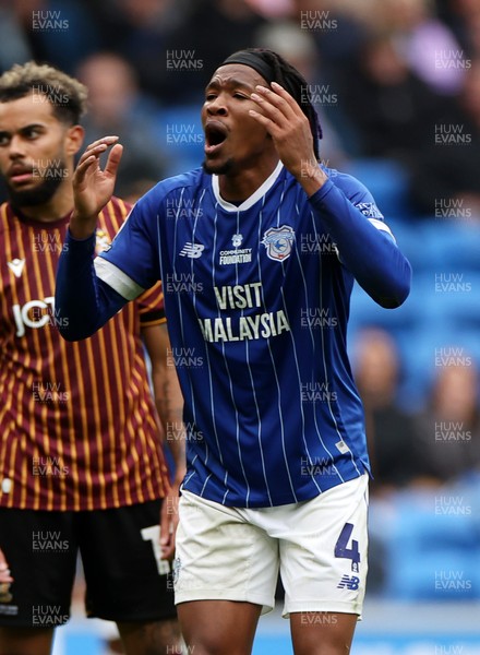 200925 - Cardiff City v Bradford City - SkyBet League One - A frustrated Gabriel Osho of Cardiff City 