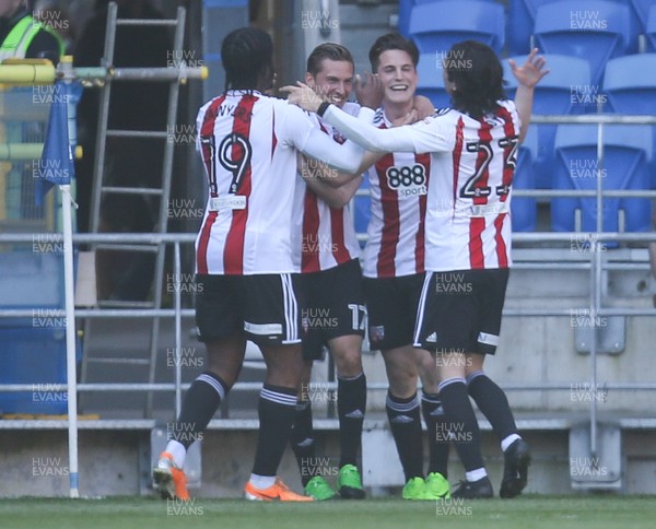 080417 - Cardiff City v Brentford, Sky Bet Championship - Sergi Canos of Brentford celebrates with team mates after scoring goal