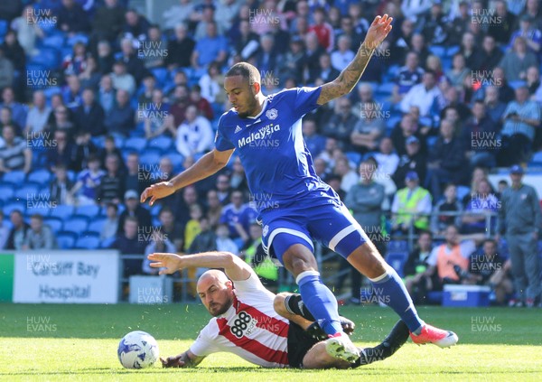 080417 - Cardiff City v Brentford, Sky Bet Championship - Kenneth Zohore of Cardiff City is tackled by Alan McCormack of Brentford