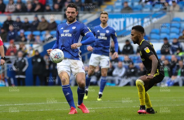 290220 - Cardiff City v Brentford, Sky Bet Championship - Sean Morrison of Cardiff City looks to line up a shot at goal