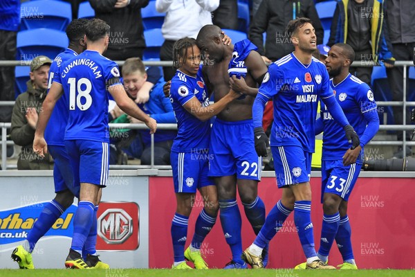 101118 - Cardiff City v Brighton & Hove Albion, Premier League - Sol Bamba of Cardiff City (centre) celebrates scoring his side's second goal with team-mates