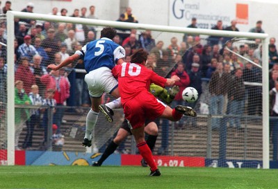 Cardiff City v Brighton and Hove Albion 031098