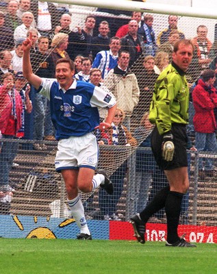 031098 - Cardiff City v Brighton and Hove Albion - League Division 3 -  Kevin Nugent of Cardiff celebrates his goal 