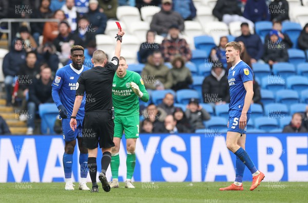 040323 - Cardiff City v Bristol City, EFL Sky Bet Championship - Cardiff City goalkeeper Ryan Allsop is shown a red card in extra time