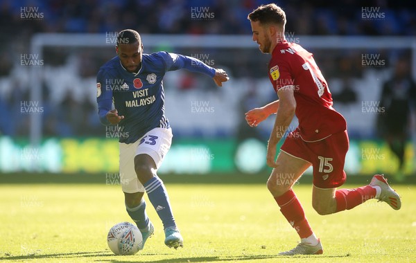 101119 - Cardiff City v Bristol City - SkyBet Championship - Junior Hoilett of Cardiff City is challenged by Marley Watkins of Bristol City