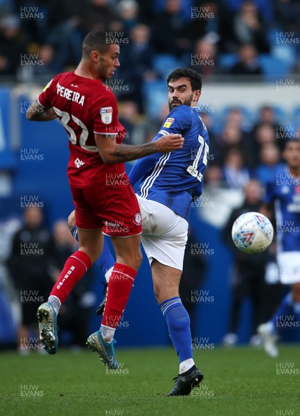 101119 - Cardiff City v Bristol City - SkyBet Championship - Marlon Pack of Cardiff City is challenged by Pedro Pereira of Bristol City