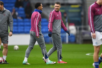 150225 - Cardiff City v Bristol City - Sky Bet Championship - Aaron Ramsey of Cardiff City with Chris Willock