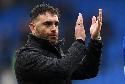 150225 - Cardiff City v Bristol City - Sky Bet Championship - Omar Riza, Cardiff City Manager applauding fans at full time