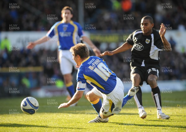 22.03.08 - Championship Football Cardiff City v Bristol City Cardiff's Stephen McPhail is brought down by Bristol's Marvin Elliott to claim penalty 