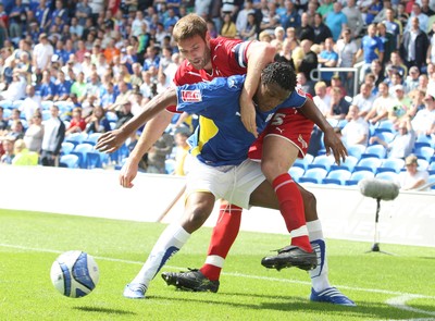 23.08.09 - Cardiff City v Bristol City, Coca Cola Championship -  Cardiff's Kelvin Etuhu holds off Bristol's Jamie McCombe  