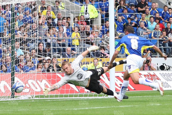 23.08.09 - Cardiff City v Bristol City, Coca Cola Championship -  Bristol's keeper Dean Gerken fails to keep the ball out of the net as Cardiff take the lead 1-0  