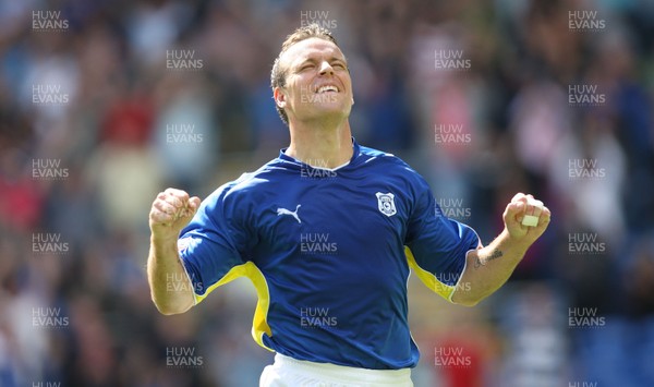 23.08.09 - Cardiff City v Bristol City, Coca Cola Championship -  Cardiff's Gavin Rae celebrates after scoring City's third goal 