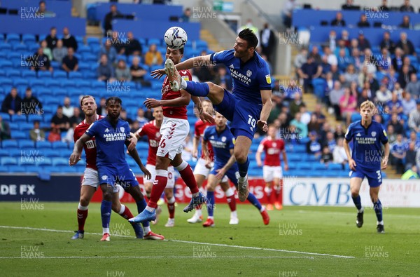 280821 - Cardiff City v Bristol City - SkyBet Championship - Kieffer Moore of Cardiff City tries to connect with the ball