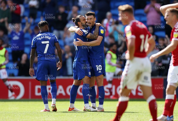 280821 - Cardiff City v Bristol City - SkyBet Championship - Kieffer Moore of Cardiff City celebrates scoring a goal with Marlon Pack