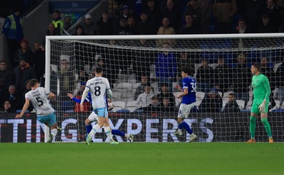 040325 Cardiff City v Burnley, EFL Sky Bet Championship - Maxime Esteve of Burnley scores Burnley’s second goal