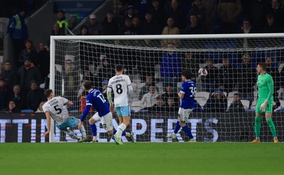 040325 Cardiff City v Burnley, EFL Sky Bet Championship - Maxime Esteve of Burnley scores Burnley’s second goal