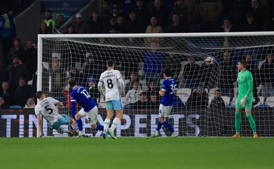 040325 Cardiff City v Burnley, EFL Sky Bet Championship - Maxime Esteve of Burnley scores Burnley’s second goal