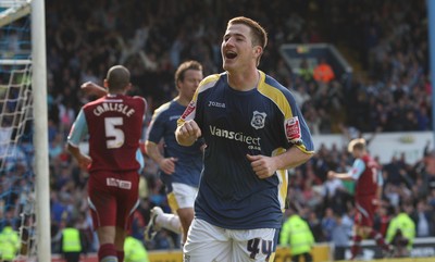 13.04.09.. Cardiff City v Burnley, Coca Cola Championship -  Cardiff's Ross McCormack celebrates after hescores his second goal 
