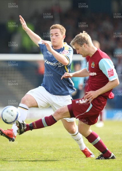 13.04.09.. Cardiff City v Burnley, Coca Cola Championship -  Cardiff's Ross McCormack and Burnley's Christian Kalvenes contest the ball 