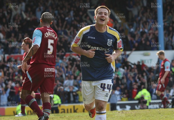13.04.09.. Cardiff City v Burnley, Coca Cola Championship -  Cardiff's Ross McCormack celebrates after hescores his second goal 