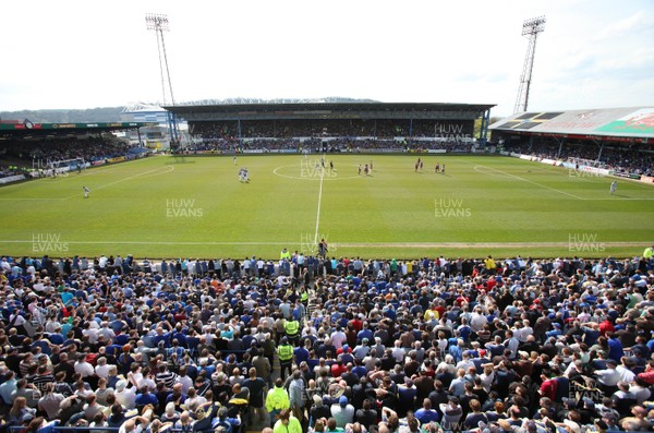 13.04.09.. Cardiff City v Burnley, Coca Cola Championship -  A general view of Ninian Park just prior to kick off  
