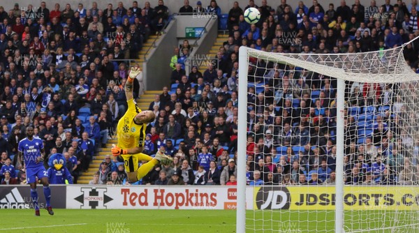 300918 - Cardiff City v Burnley, Premier League - Burnley goalkeeper Joe Hart tips a shot at goal over the bar