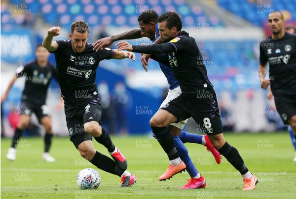 300620 - Cardiff City v Charlton Athletic - SkyBet Championship - Nathaniel Mendez-Laing of Cardiff City is challenged by Tom Lockyer and Jake Forster-Caskey of Charlton Athletic