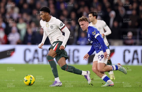 161225 - Cardiff City v Chelsea - EFL Cup Quarter Final - Reece James of Chelsea is challenged by Isaak Davies of Cardiff 