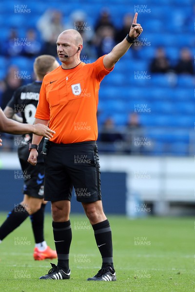 151022 - Cardiff City v Coventry City - Sky Bet Championship - Referee Robert Madley 