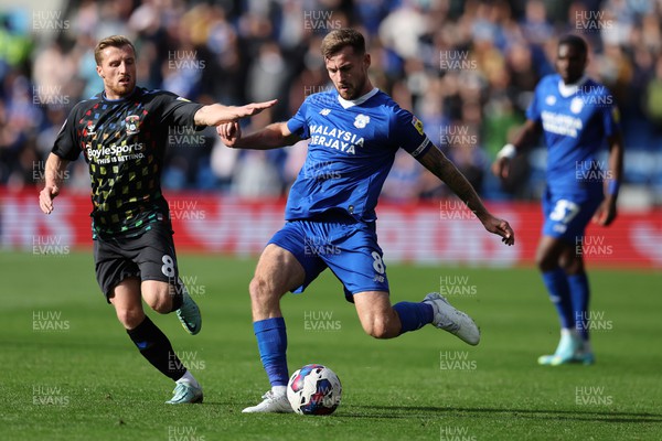 151022 - Cardiff City v Coventry City - Sky Bet Championship -  Joe Ralls of Cardiff city in action