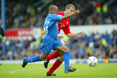 270903Cardiff City v Crewe Alexandra  Cardiff's Robert Earnshaw fires home City's second goal 