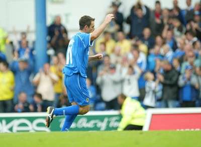 270903Cardiff City v Crewe Alexandra  Cardiff's Peter Thorne celebrates his second goal 