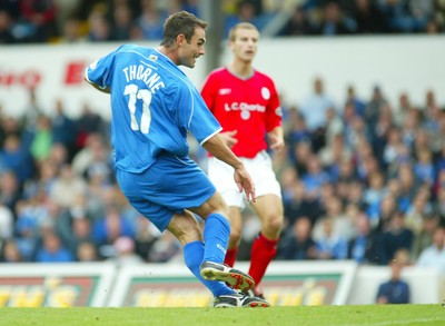 270903Cardiff City v Crewe Alexandra  Cardiff's Peter Thorne scores his second goal 