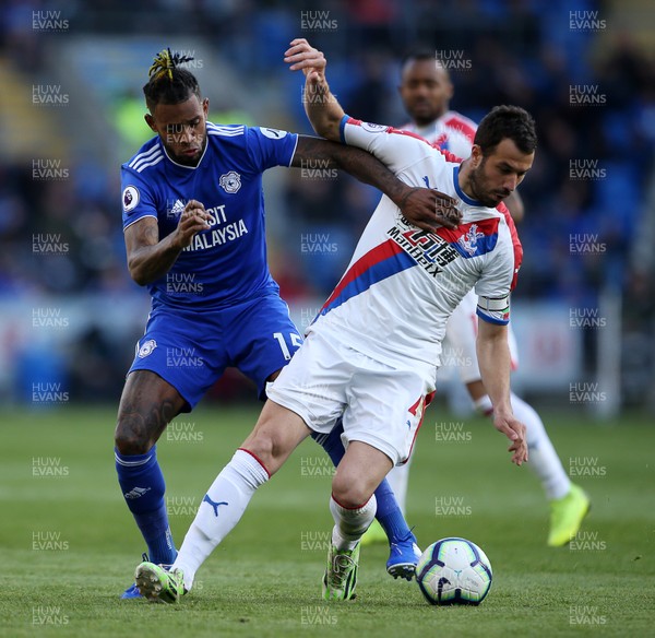 040519 - Cardiff City v Crystal Palace - Premier League - Luka Milivojevic of Crystal Palace is challenged by Leandro Bacuna of Cardiff City