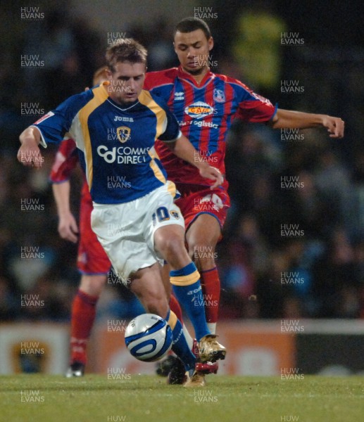 06.11.07 - Cardiff City v Crystal Palace - The Championship - Cardiff City's Stephen McPhail is tackled by Palace's John Bostock 