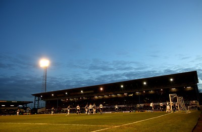 08.04.09.. Cardiff City v Derby County, Coca Cola Championship. -   Ninian Park hosts its final planned floodlit match. 
