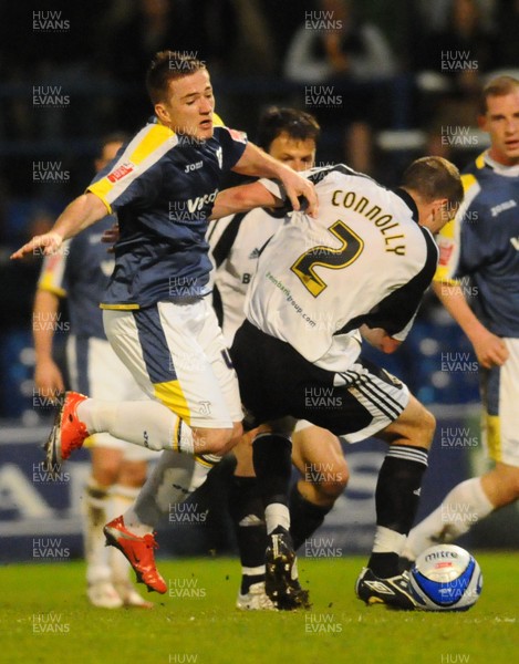 08.04.09 - Championship Football Cardiff City v Derby County Cardiff's Ross McCormack tries to get past Derby's Paul Connolly 