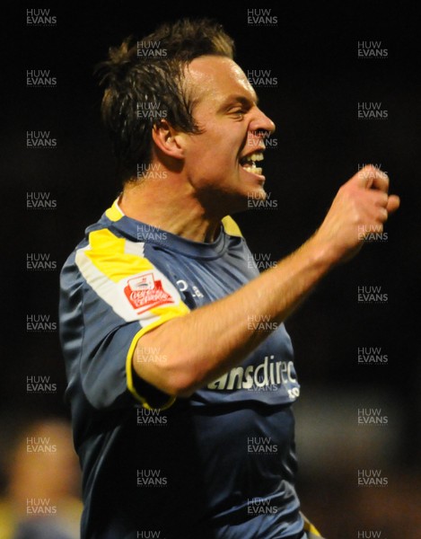 08.04.09 - Championship Football Cardiff City v Derby County Cardiff's Gavin Rae celebrates after scoring his sides second goal 