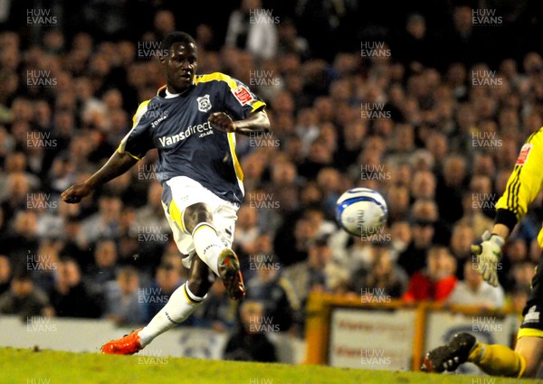 08.04.09 - Championship Football Cardiff City v Derby County Cardiff's Eddie Johnson beats Derby 'keeper Stephen Bywater to score his sides fourth goal 
