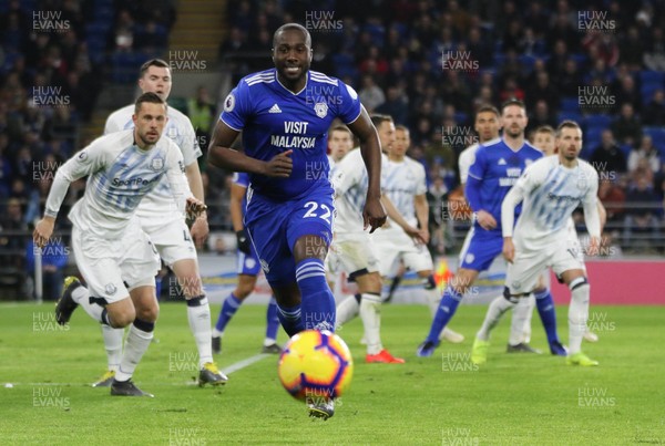 260219 - Cardiff City v Everton, Premier League - Sol Bamba of Cardiff City chases to win the ball