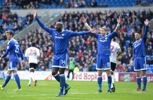 080117 - Cardiff City v Fulham - FA Cup - Souleymane Bamba of Cardiff City appeals to the referee by Ben Evans/Huw Evans Agency